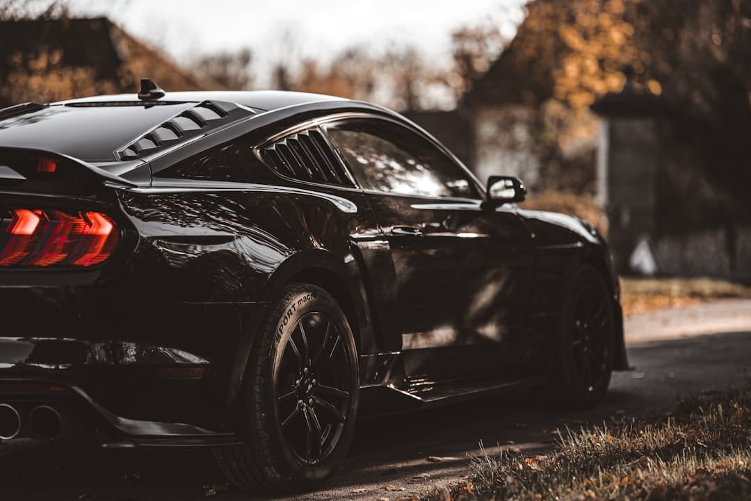 Voiture de sport noire - Schema technique des prestations SDK Nettoyage Auto Strasbourg